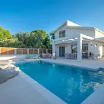 Villa Mandi & Jani By 