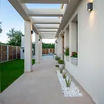 Villa Mandi & Jani By 
