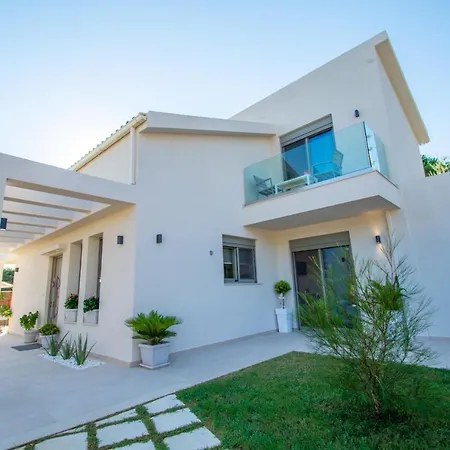 Villa Mandi & Jani By 