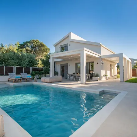 Villa Mandi & Jani Laganas