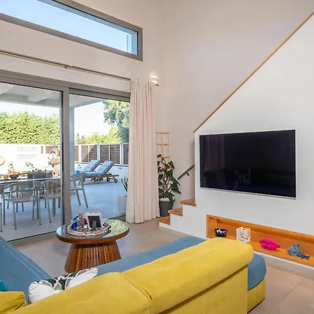 Villa Mandi & Jani By 