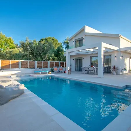 Villa Mandi & Jani By 