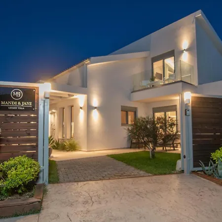 Villa Mandi & Jani By 