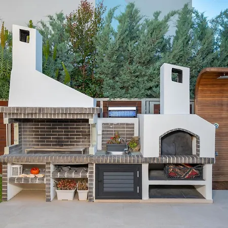 Villa Mandi & Jani By 