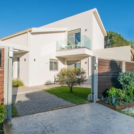 Villa Mandi & Jani By 