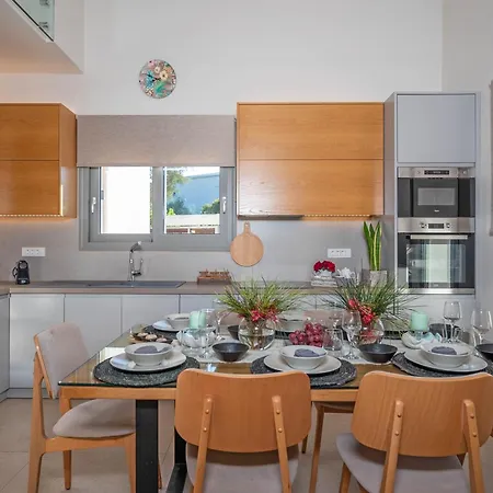 Villa Mandi & Jani By 