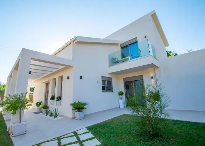Villa Mandi & Jani By 