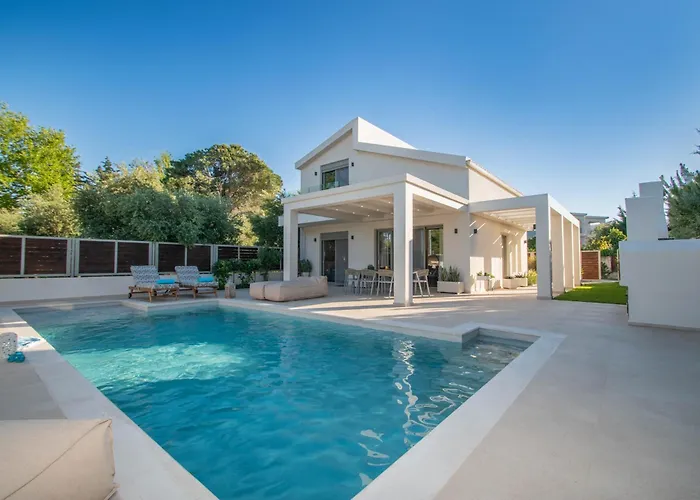 Villa Mandi & Jani By 